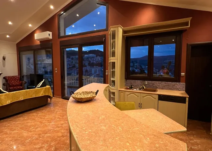 Sea View Luxury Apartment *